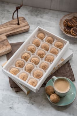 Caja Bolitas de Miga Empolvadas