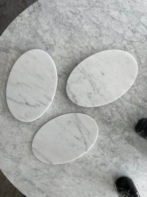 Tabla de Marmol Ovalada Blanca