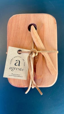 Tabla de Madera para Quesos con Cuchillos de Madera 20 x15 app