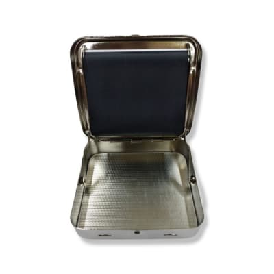 Cigarrera metálica con enrrolador