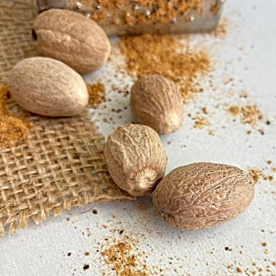 NUEZ MOSCADA ENTERA 5 unidades