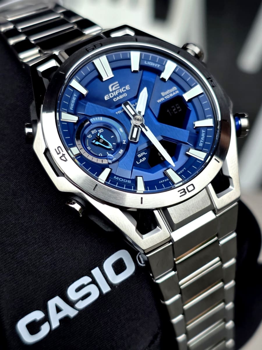 Reloj EDIFICE ECB-2300D-2A Carbono/Acero Hombre Plateado4