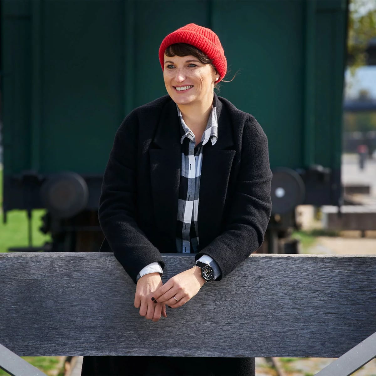 Reloj SWATCH WHITE SIDE SS07B101 Negro4