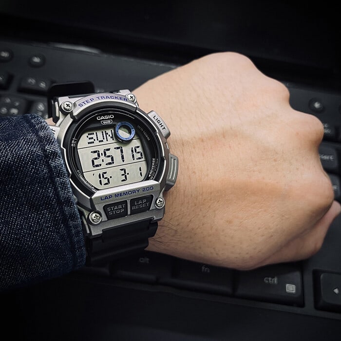 Reloj CASIO Regular WS-2100H-1A2 Resina Juvenil Plateado3