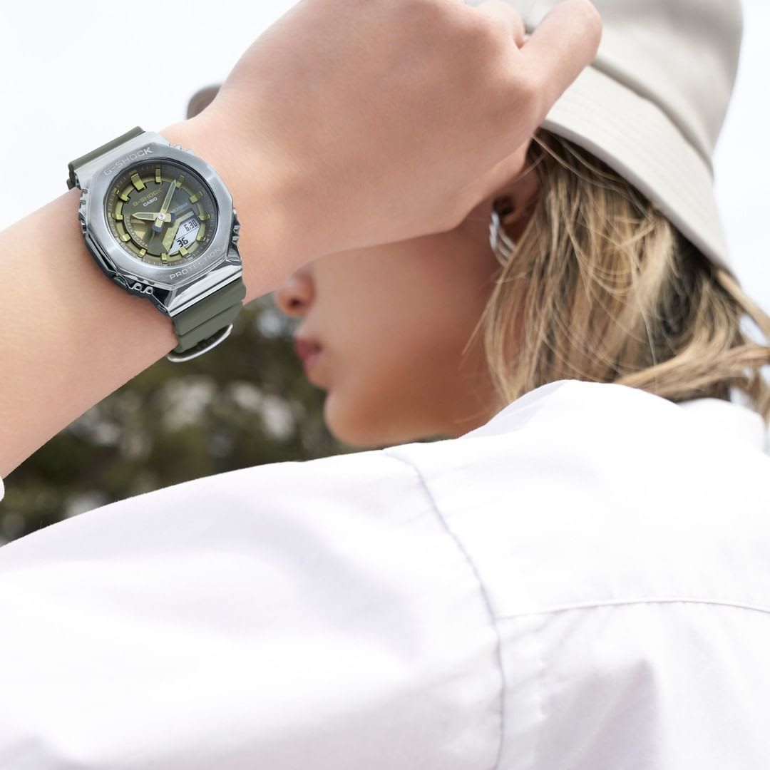 Reloj G-SHOCK GM-S2100-3A Resina/Acero Mujer Plateado2