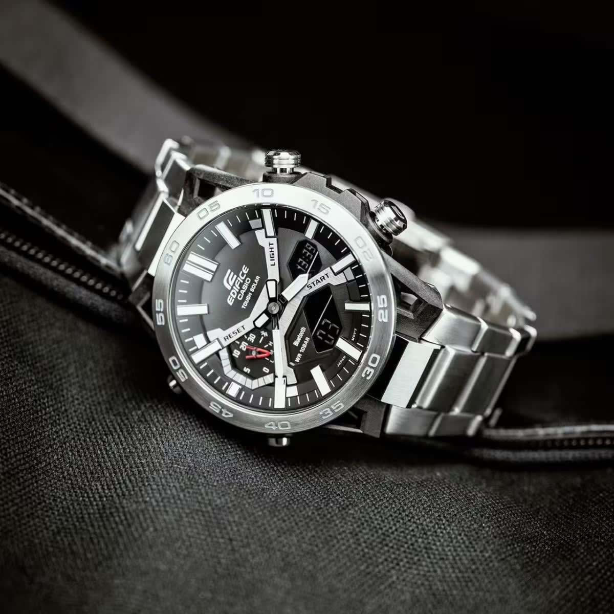 Reloj EDIFICE ECB-2000D-1A Acero Hombre Plateado2