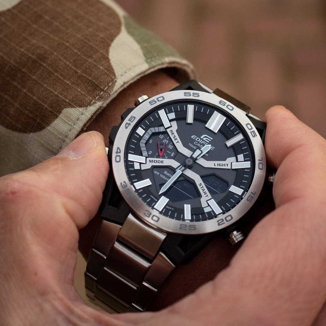 Reloj EDIFICE ECB-2000D-1A Acero Hombre Plateado3