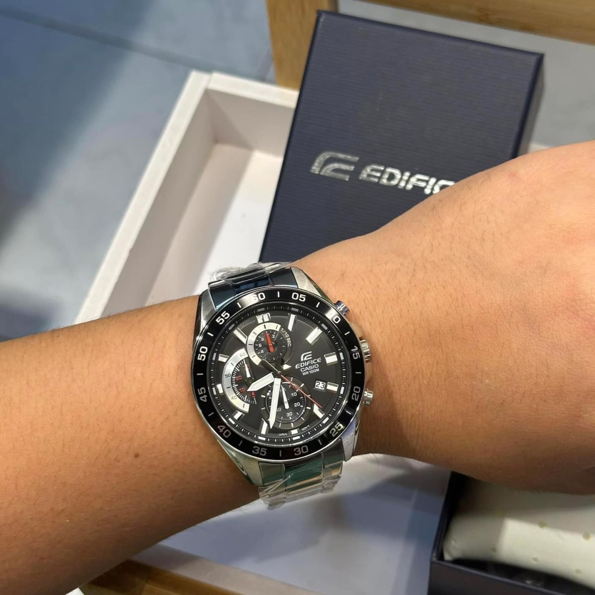 Reloj EDIFICE EFV-550D-1A Acero Hombre Plateado5