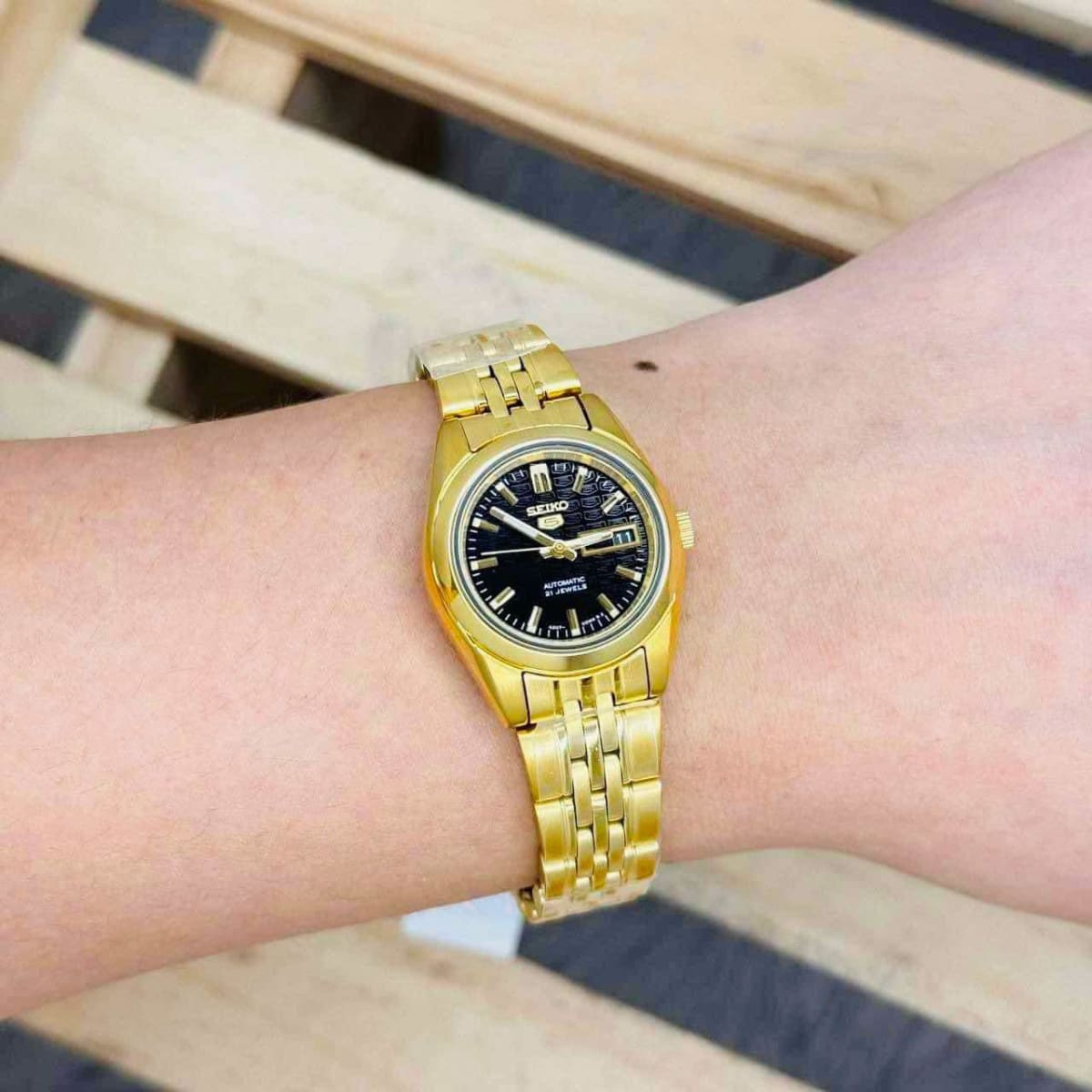 Reloj SEIKO 5 SYMA40K1 Automático Acero Mujer Dorado4