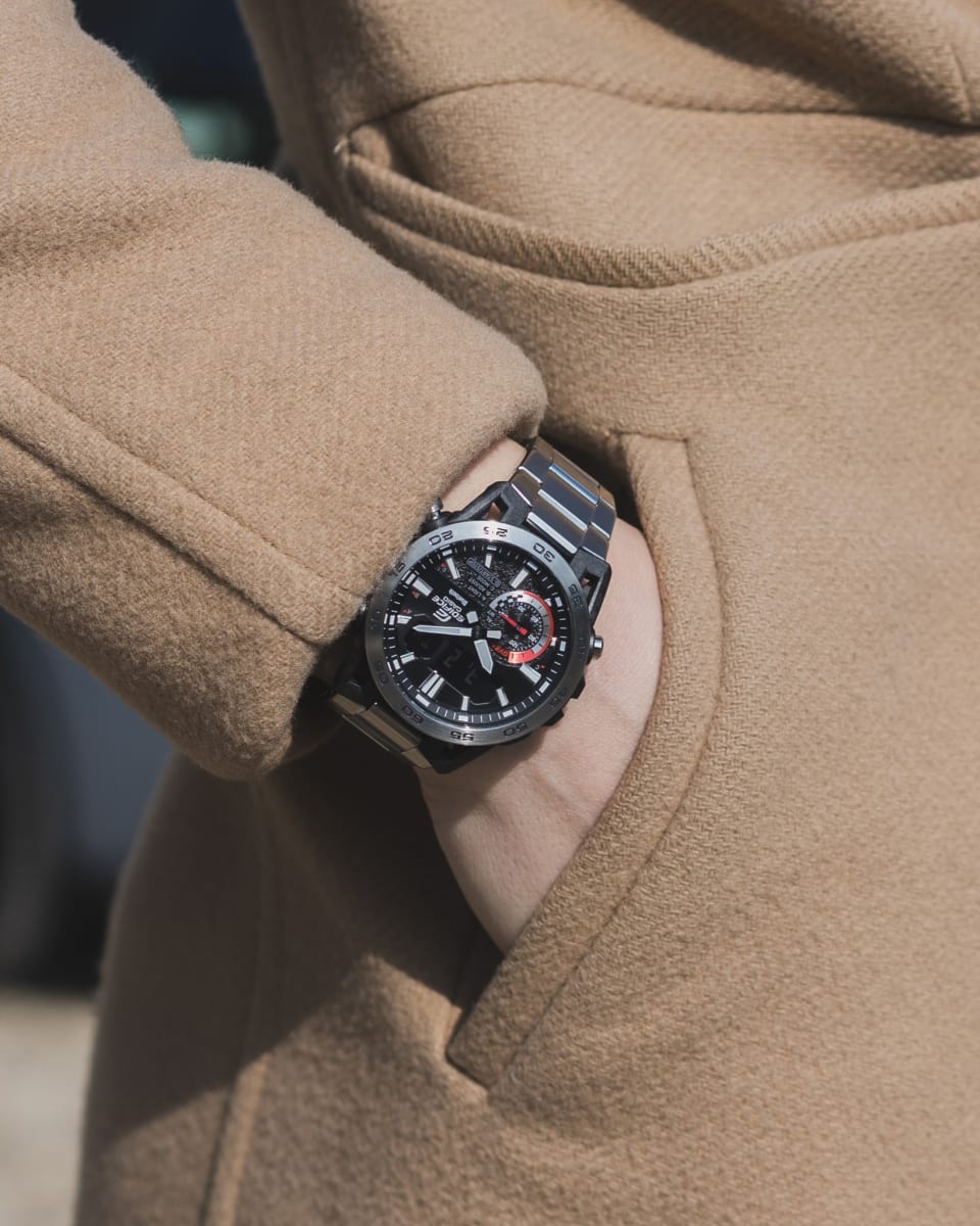 Reloj EDIFICE ECB-40D-1A Acero Hombre Plateado3