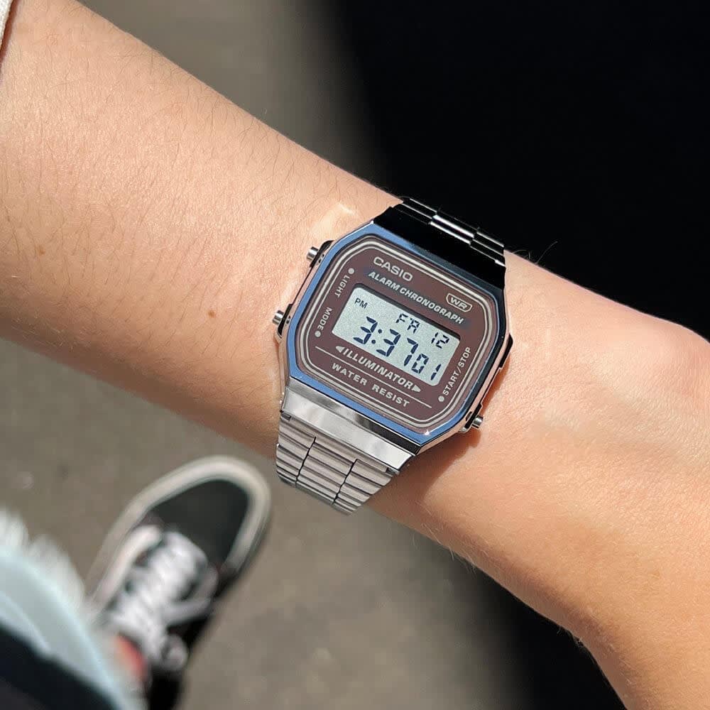 Reloj CASIO Retro A168WA-5A Resina/Cromado Unisex Plateado5