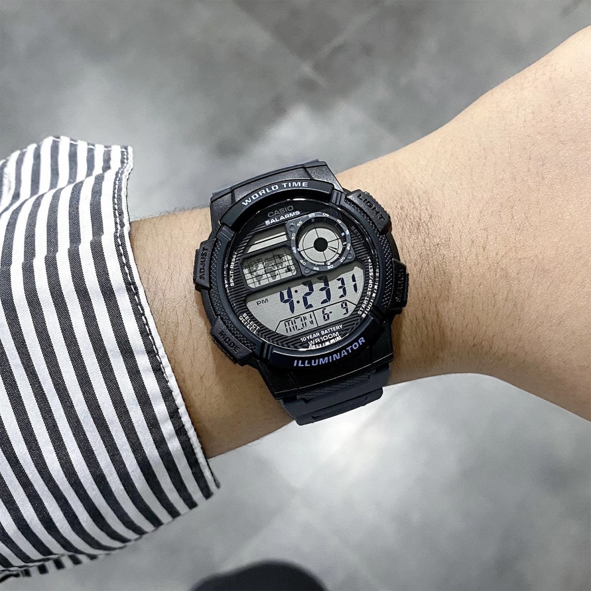 Reloj CASIO Regular AE-1000W-8A Resina Juvenil Gris2