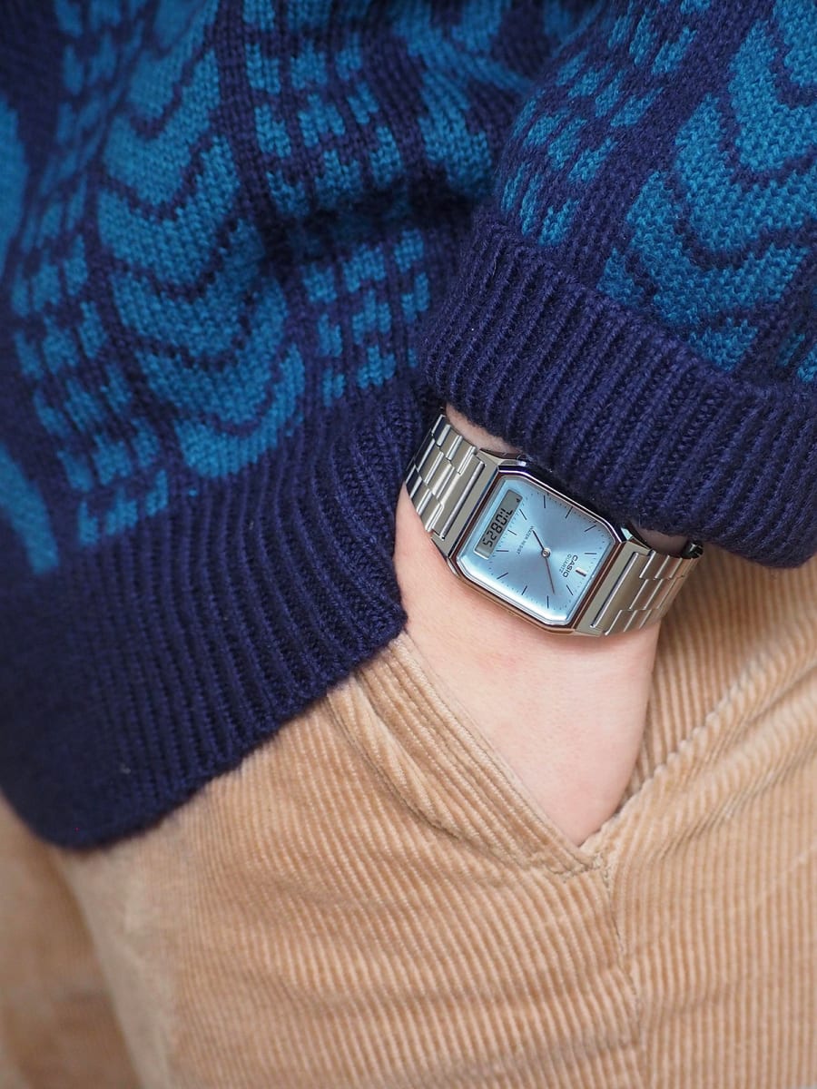 Reloj CASIO Retro AQ-230A-2A1 Resina/Cromado Juvenil Plateado3