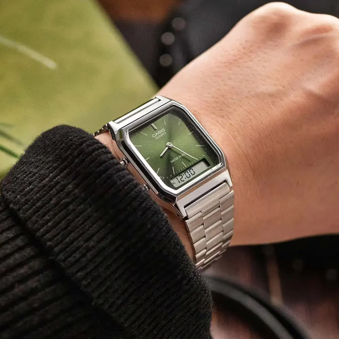 Reloj CASIO Retro AQ-230A-3A Resina/Cromado Juvenil Plateado2