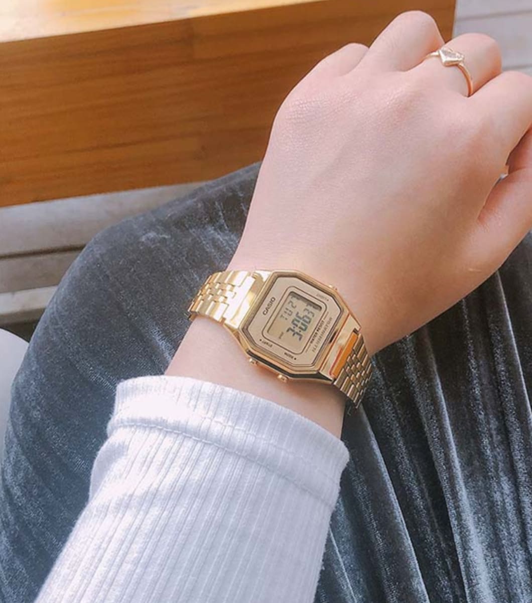 Reloj CASIO Retro LA680WGA-9 Acero Mujer Dorado3