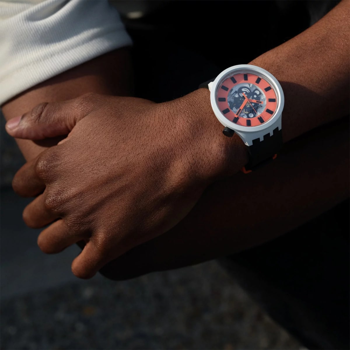 Reloj SWATCH ORACK SB03M104 Gris3