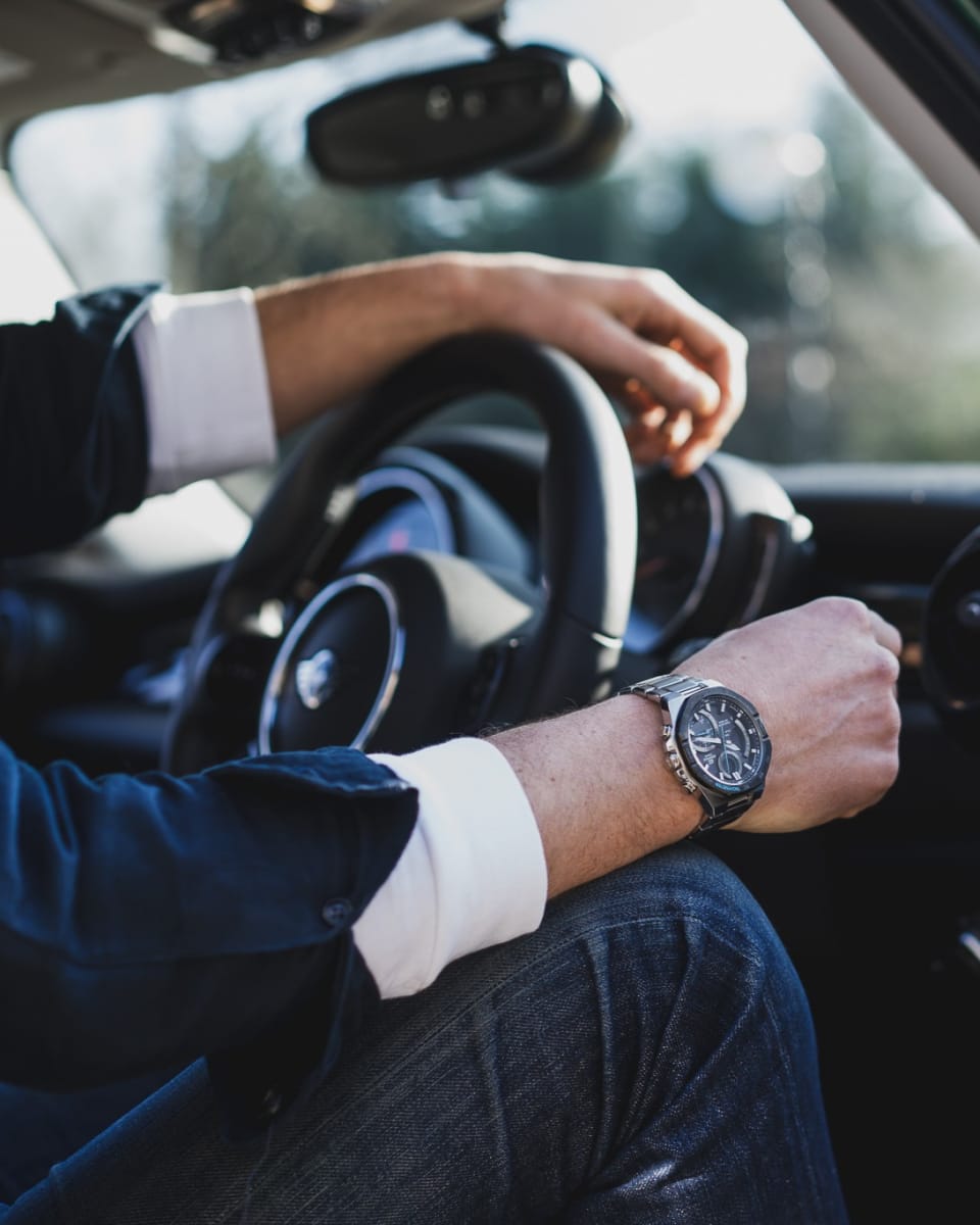 Reloj EDIFICE ECB-950DB-1A Acero Hombre Plateado4