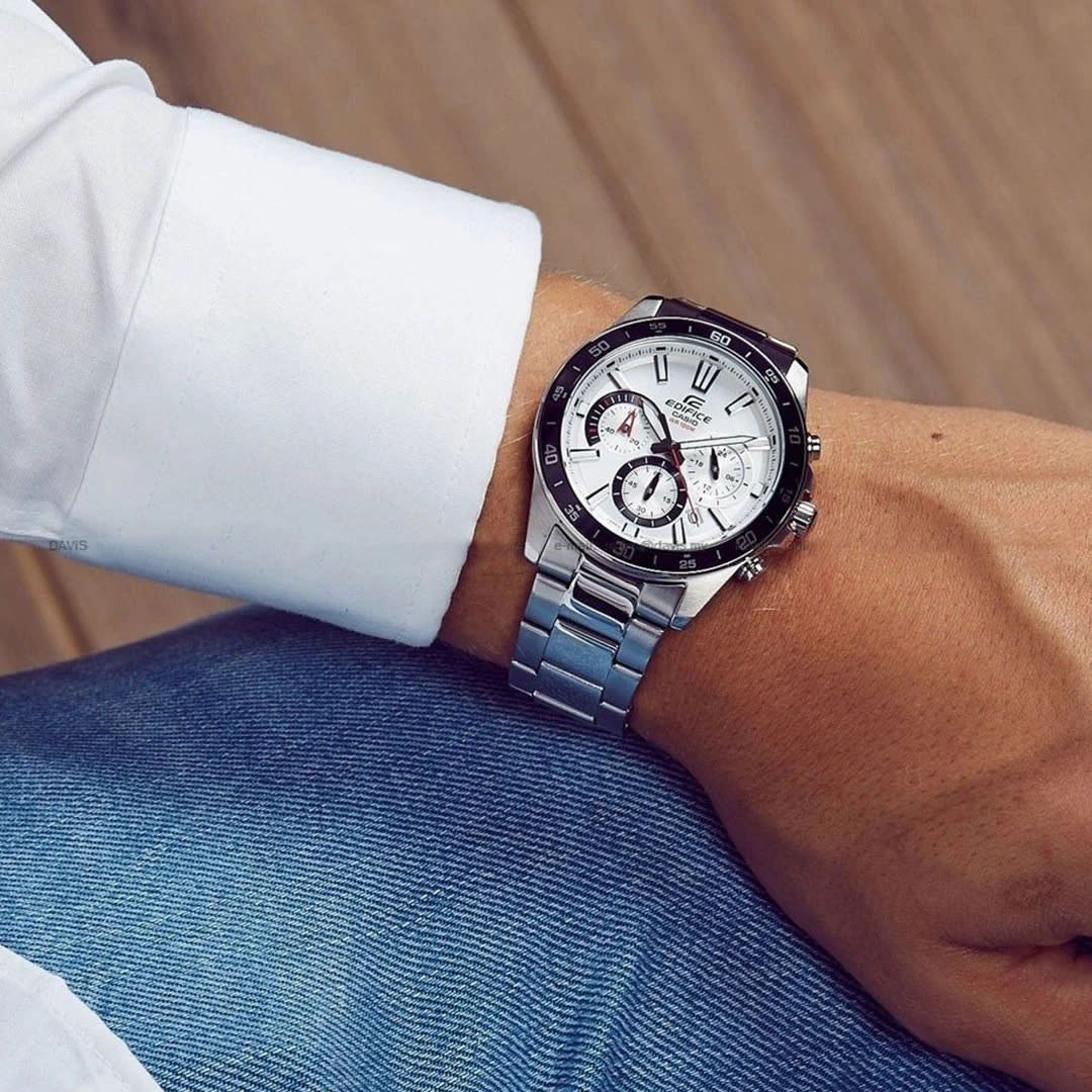 Reloj EDIFICE EFV-570D-7A Acero Hombre Plateado5