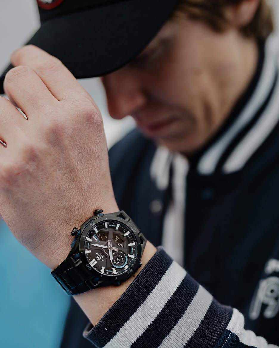 Reloj EDIFICE ECB-2300DC-1A Acero Hombre Negro5