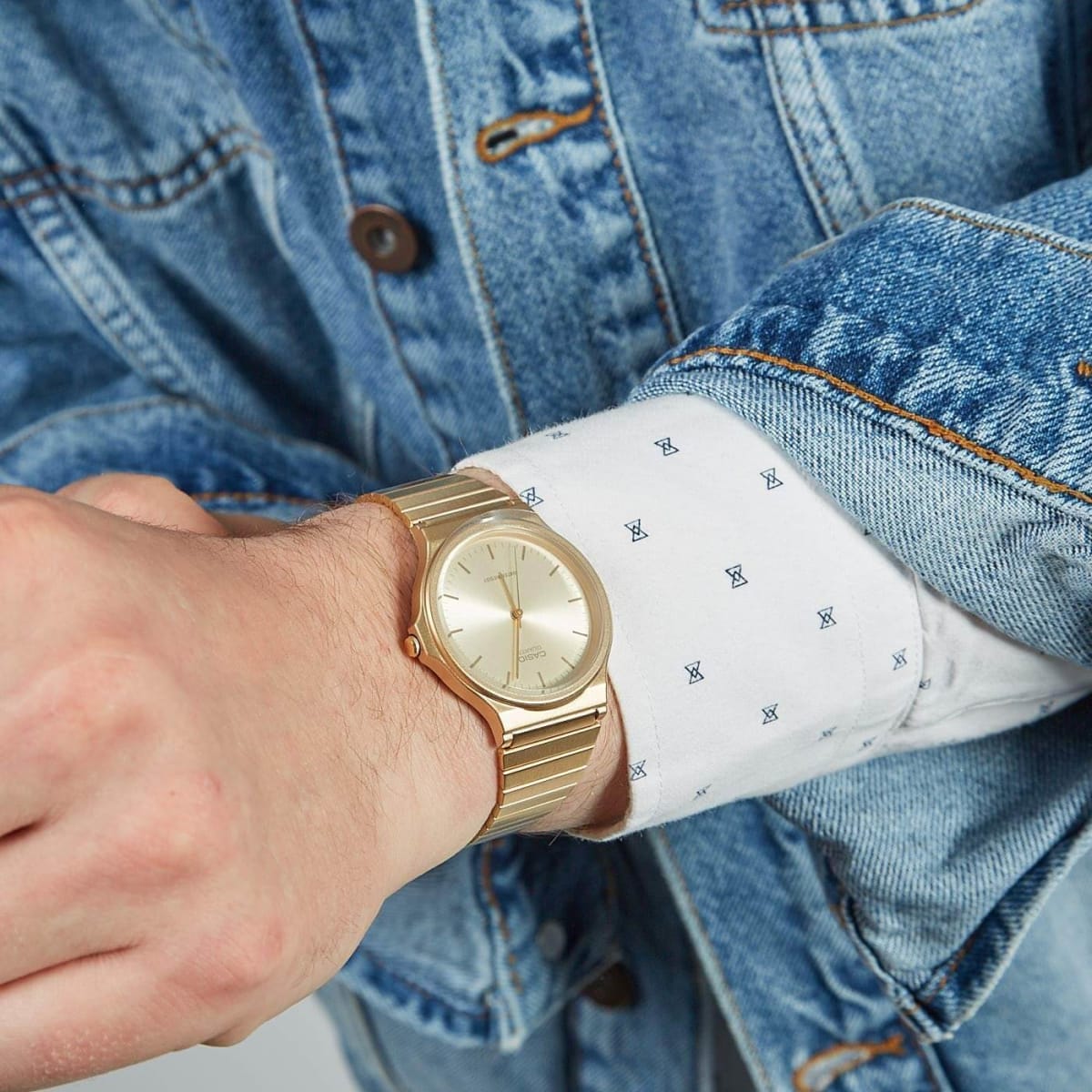 Reloj CASIO Regular MQ-24G-9E Resina/Acero Unisex Dorado4