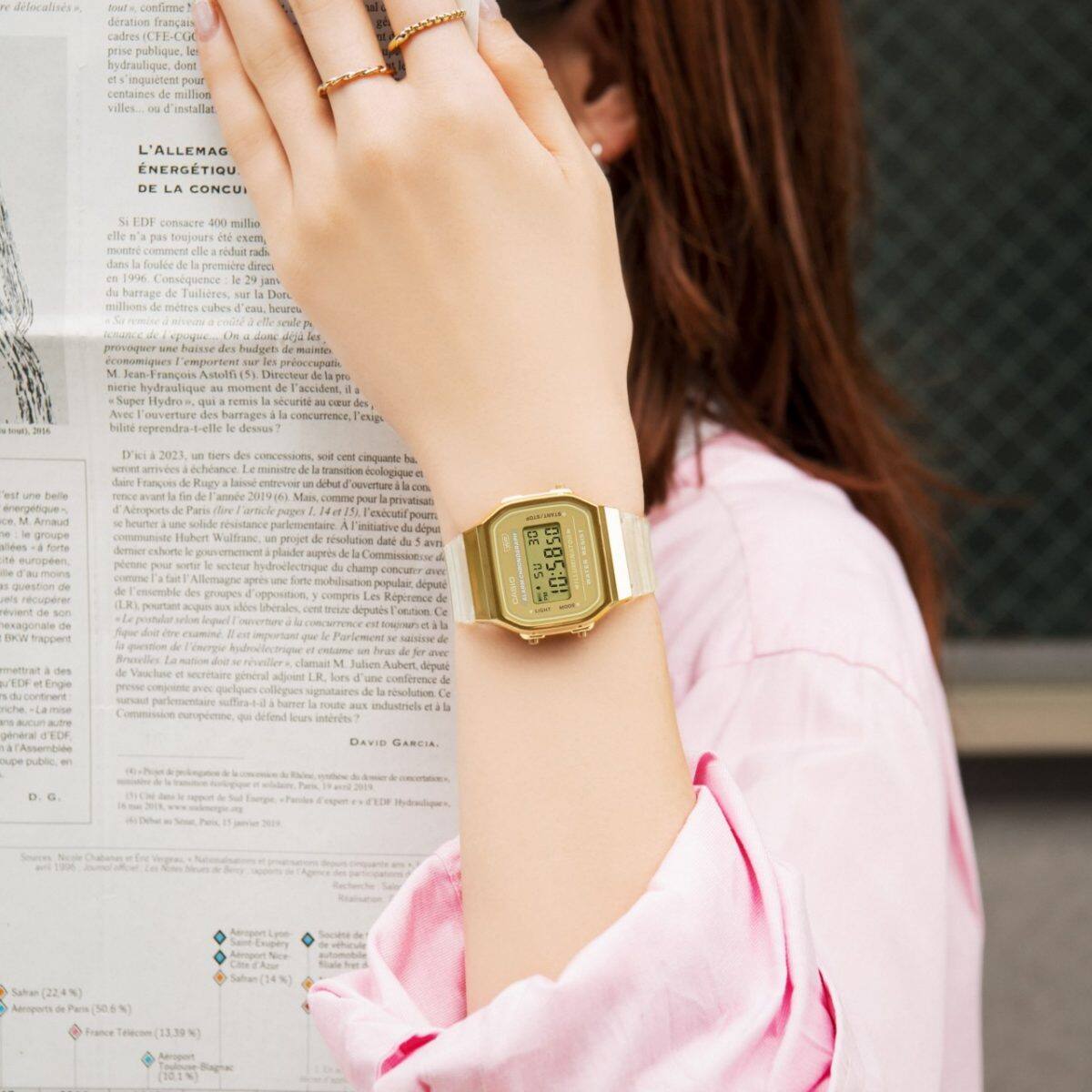 Reloj CASIO Regular A168XESG-9A Resina Mujer Dorado3
