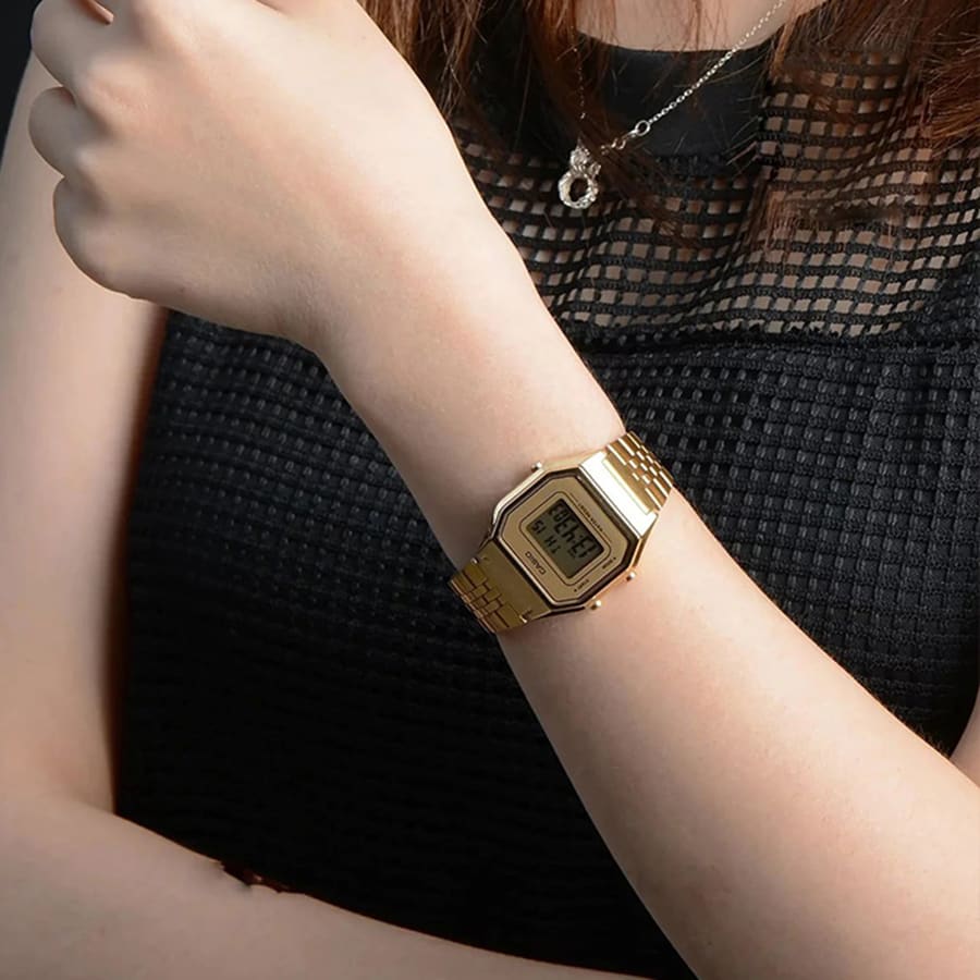 Reloj CASIO Retro LA680WGA-9 Acero Mujer Dorado4