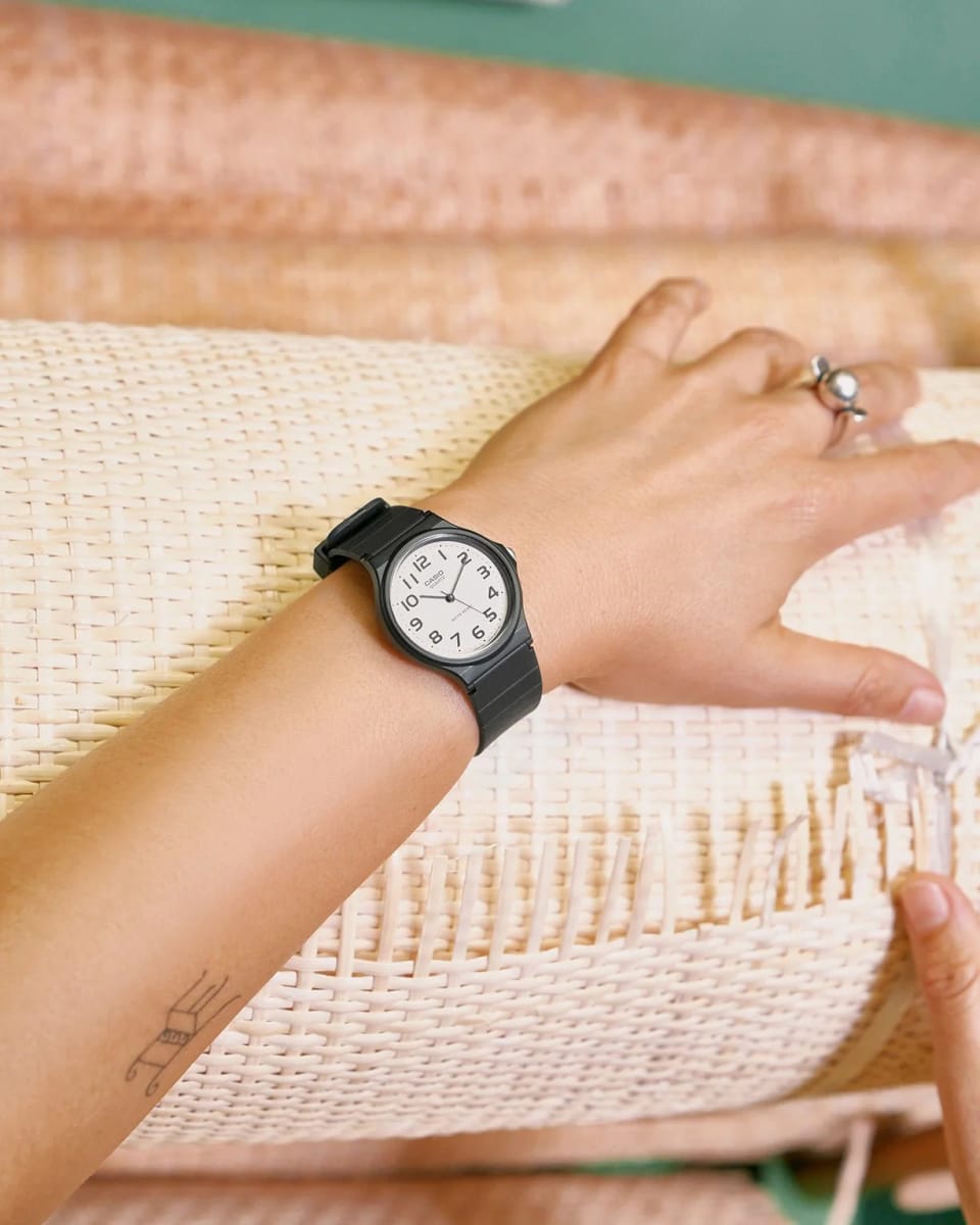 Reloj CASIO Regular MQ-24-7B2 Resina Unisex Negro3