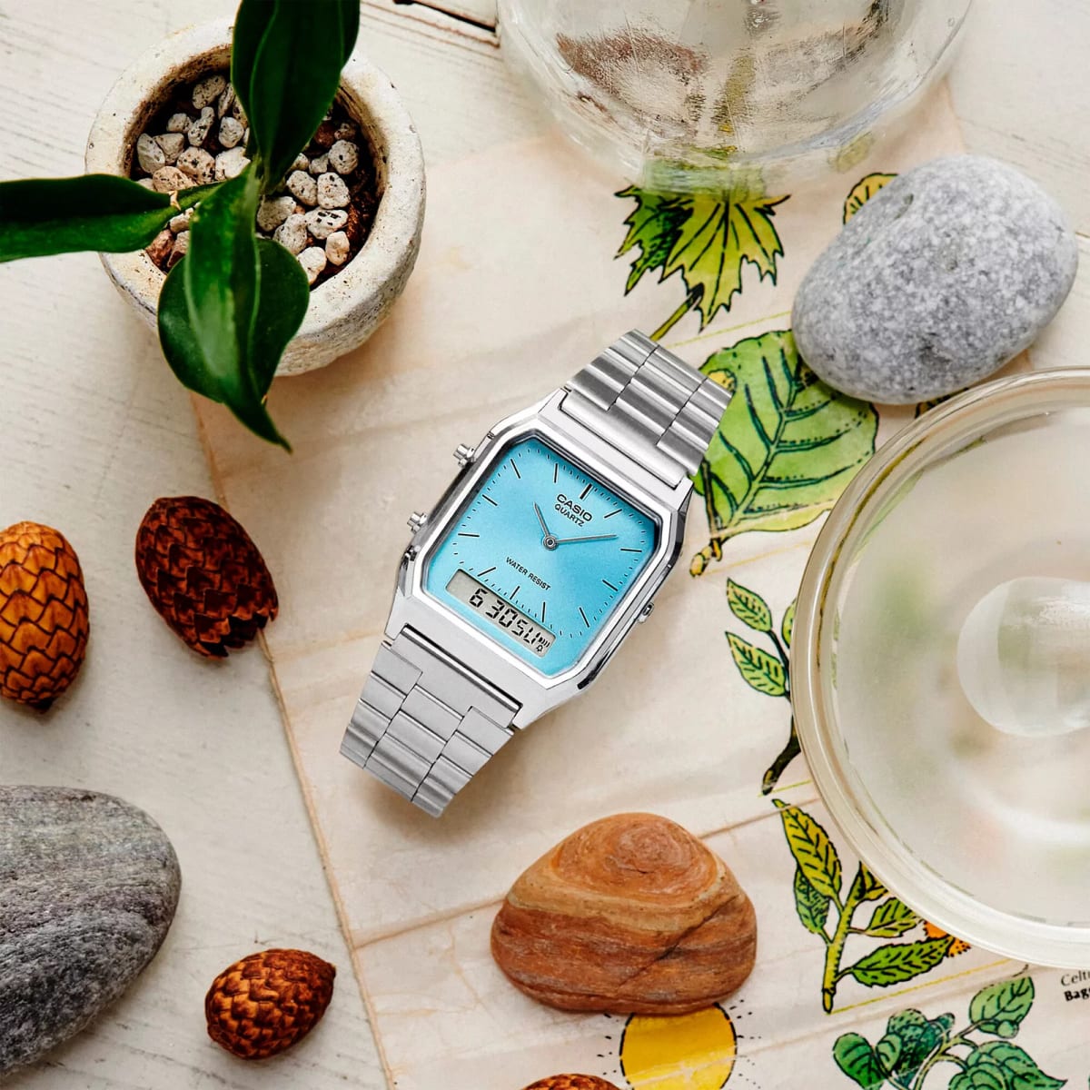 Reloj CASIO Retro AQ-230A-2A1 Resina/Cromado Juvenil Plateado4