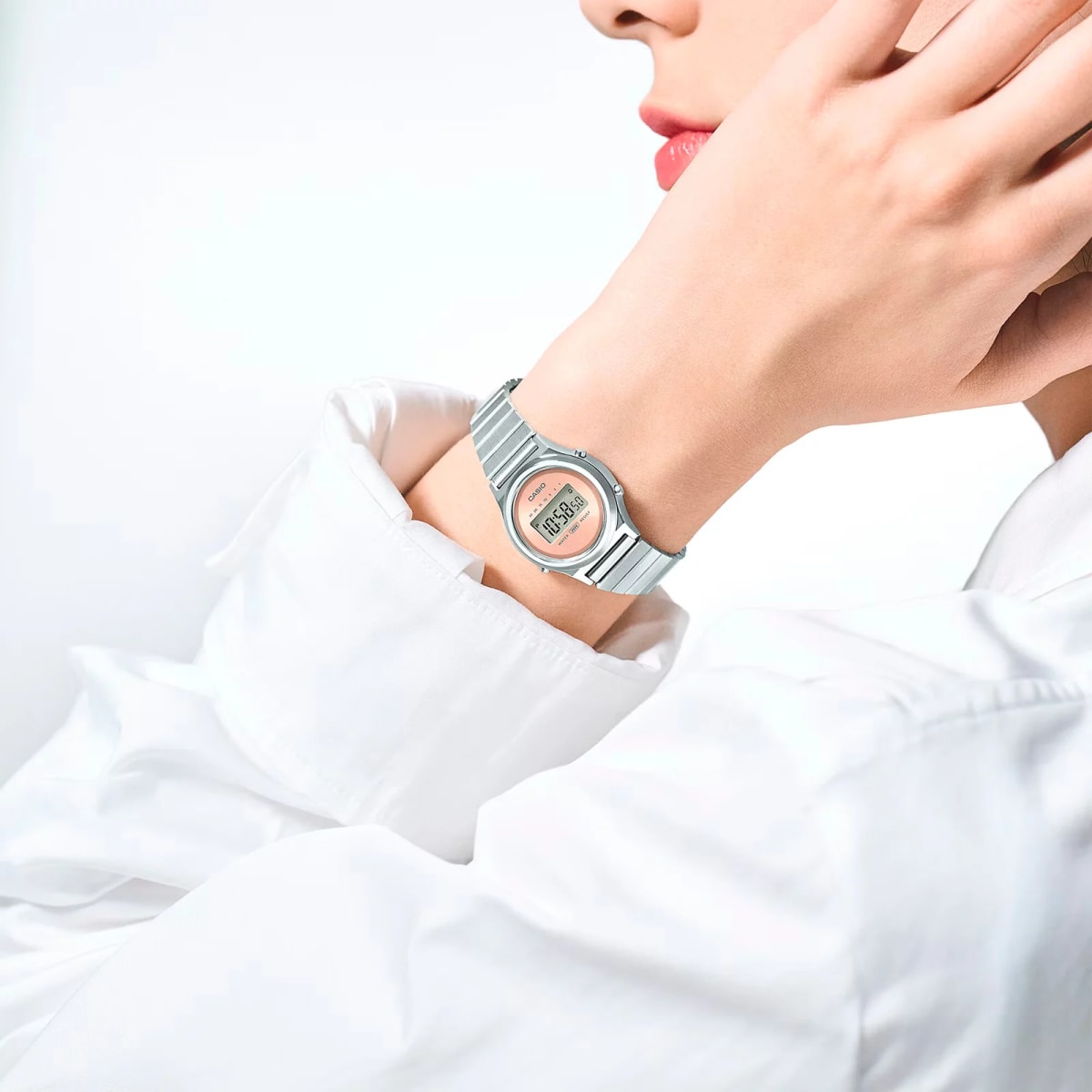 Reloj CASIO Retro LA700WE-4A Resina/Cromado Mujer Plateado3