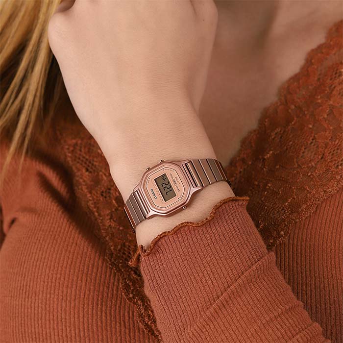 Reloj CASIO Retro LA-11WR-5A Resina Juvenil Oro Rosa2
