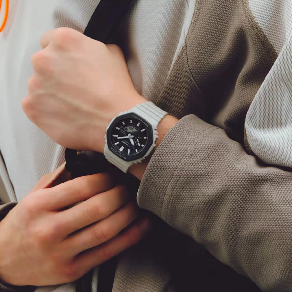 Reloj G-SHOCK GA-B2100LUU-5A Carbono/Resina Hombre Gris3