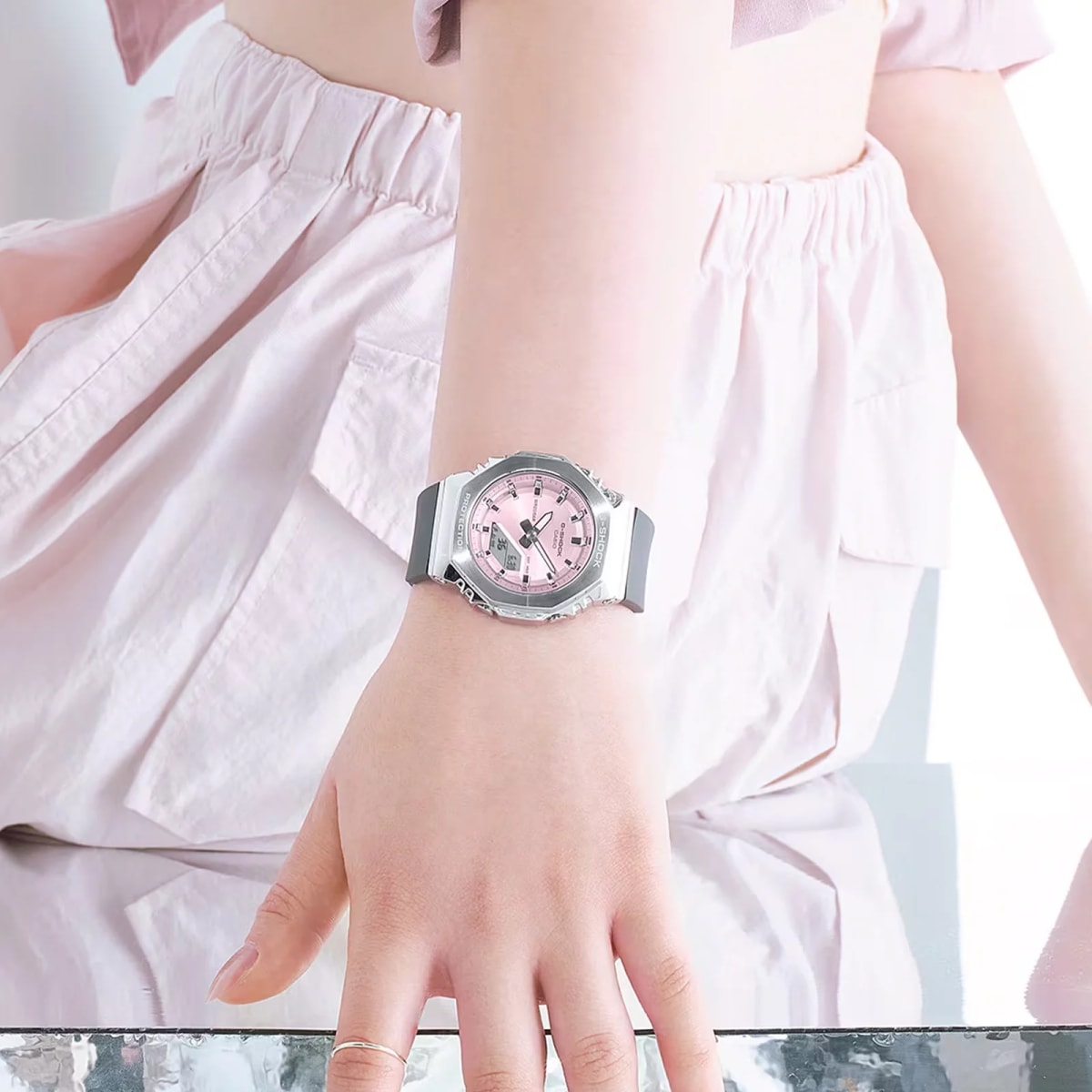 Reloj G-SHOCK GM-S2110-4A Resina/Acero Mujer Plateado3