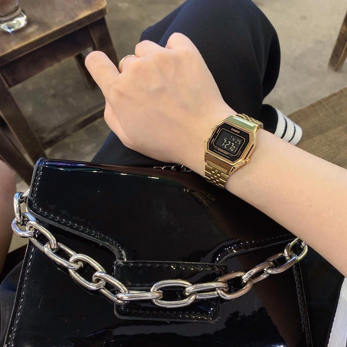 Reloj CASIO Retro LA680WGA-1B Acero Mujer Dorado2