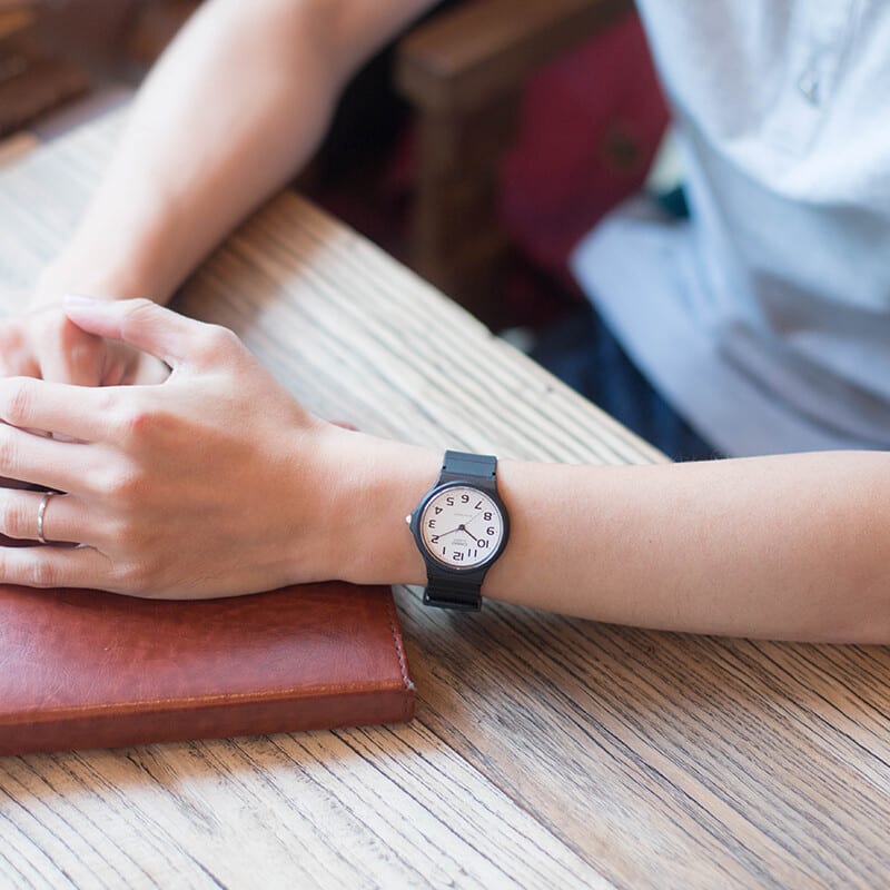 Reloj CASIO Regular MQ-24-7B2 Resina Unisex Negro5