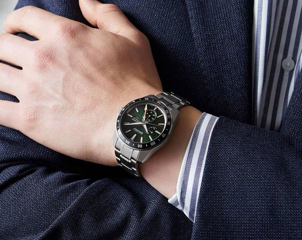 Reloj SEIKO PRESAGE SPB219J1 Sharp Edged Series GMT Acero Hombre Plateado9