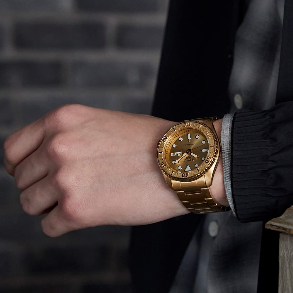 Reloj SEIKO 5 Sports SRPE74K1 Automático Acero Hombre Dorado2