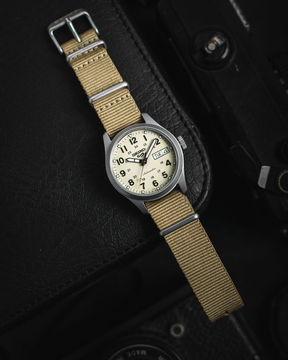 Reloj SEIKO 5 Sports SRPJ83K1 Automático Nailon Hombre Plateado4