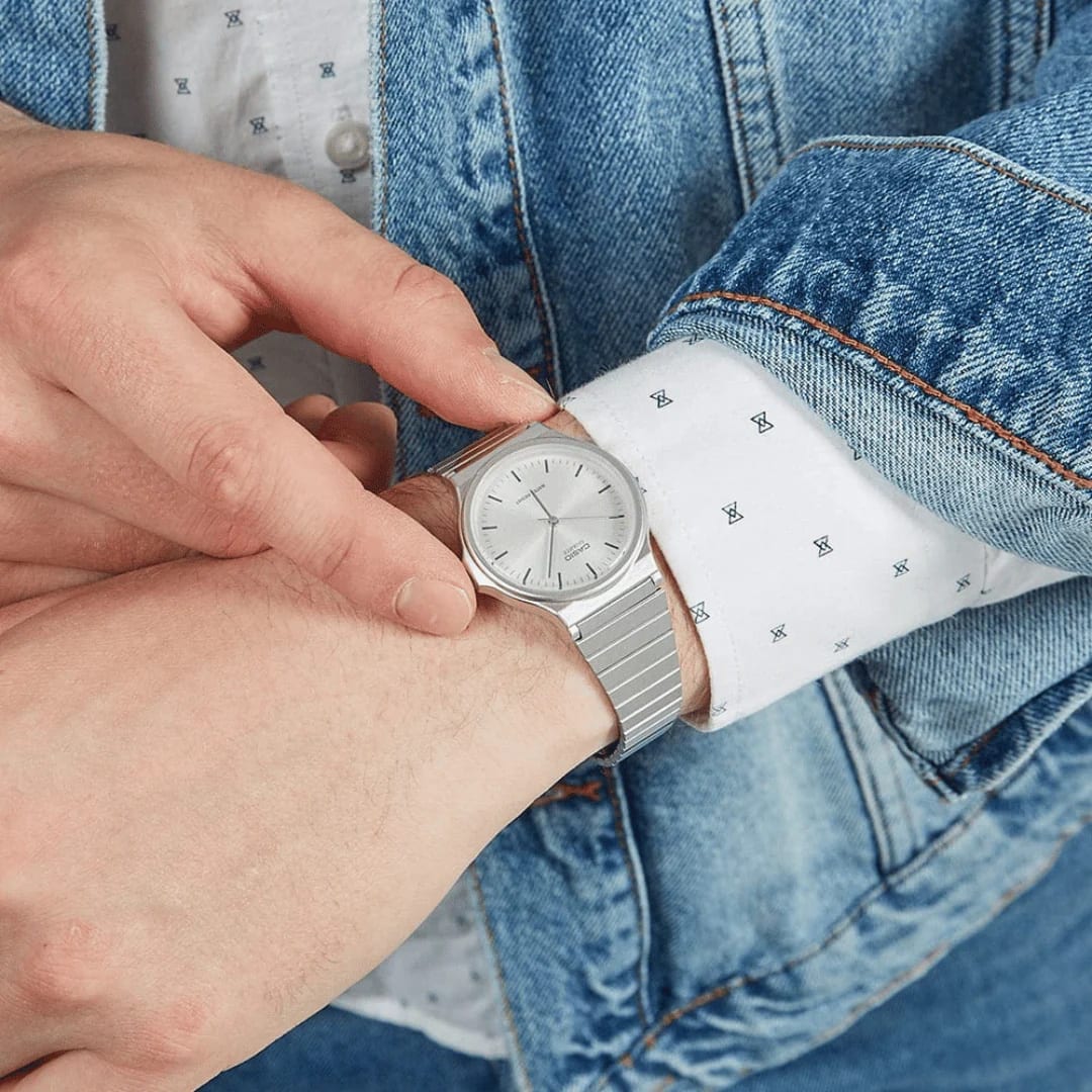 Reloj CASIO Regular MQ-24D-7E Resina/Acero Unisex Plateado4