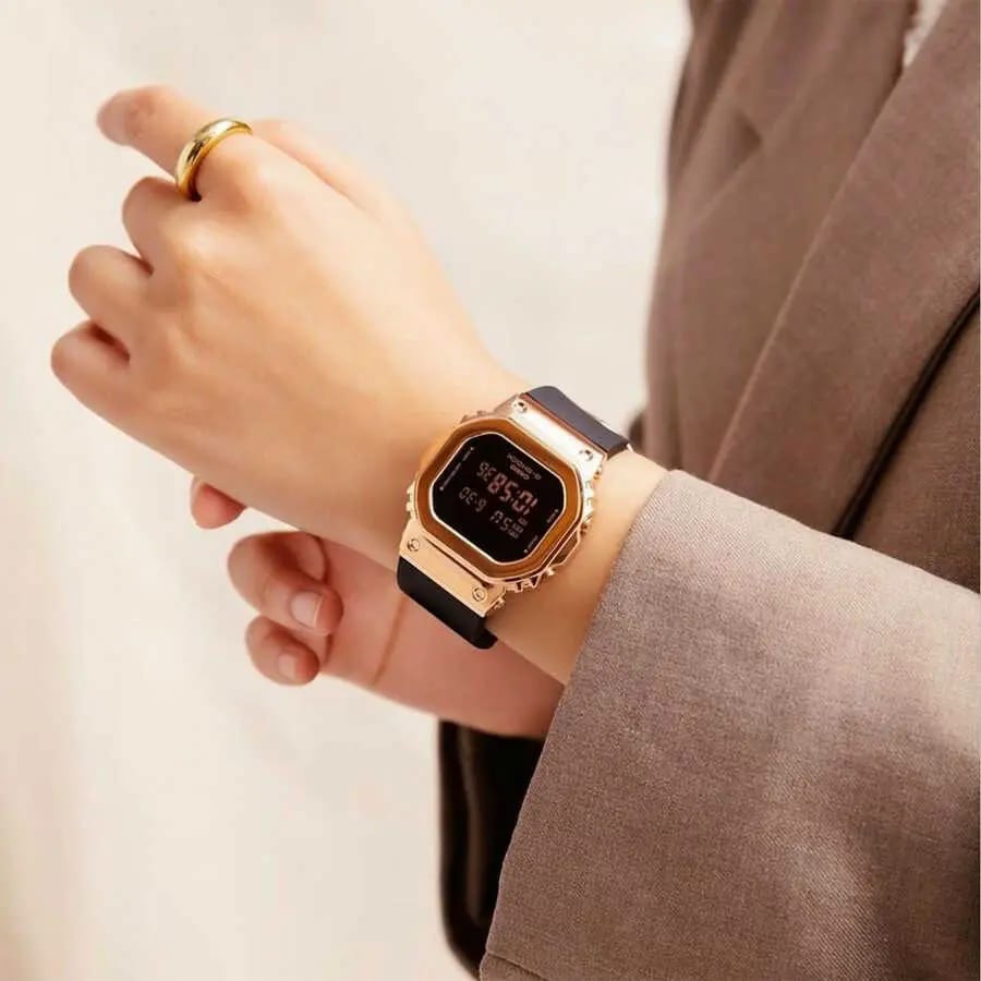 Reloj G-SHOCK GM-S5600PG-1D Resina/Acero Mujer Oro Rosa2