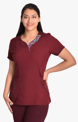 DELANTAL CORAZÓN BURDEO