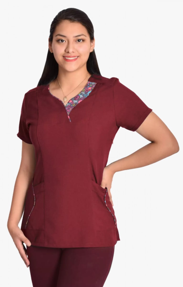 DELANTAL CORAZÓN BURDEO1