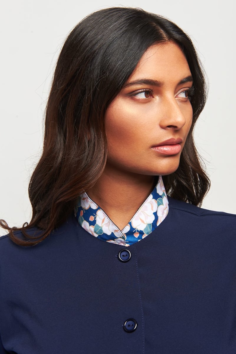 DELANTAL MEREDITH AZUL MARINO M/LARGA4