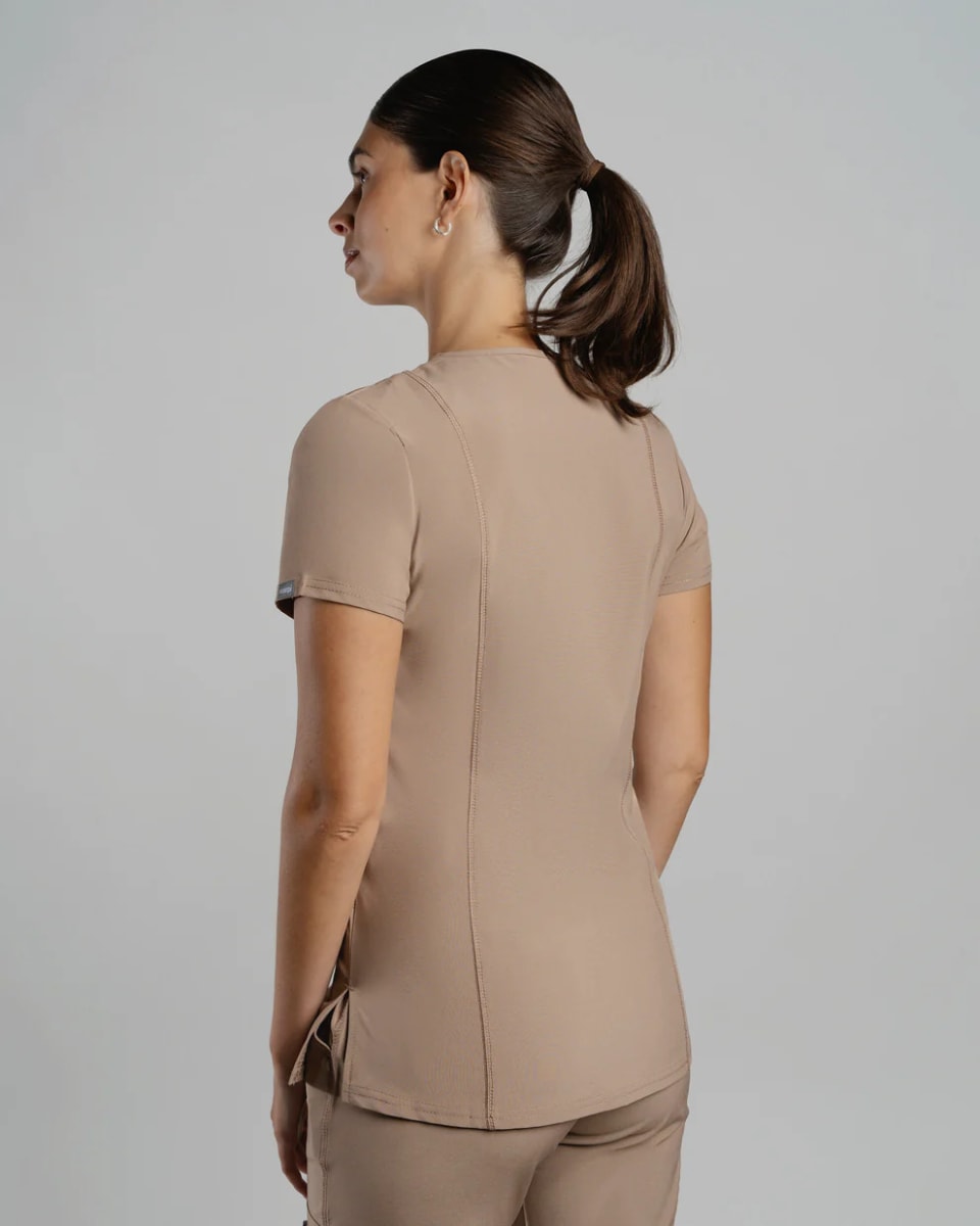 DELANTAL MUJER SPORT STRETCH TAUPE2