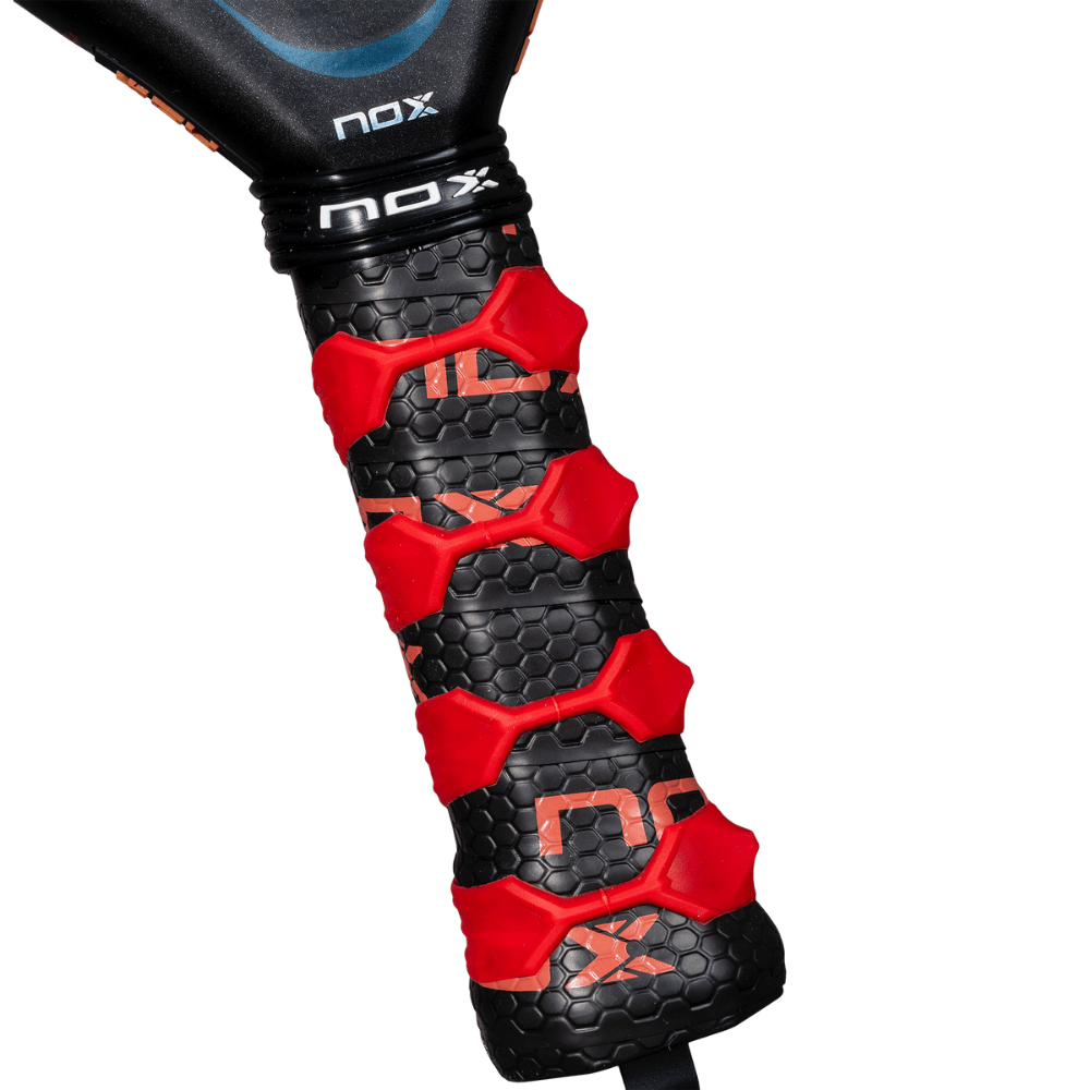 Pala de Padel At10 Genius Attack 18K Alum by Agustin Tapia 202510