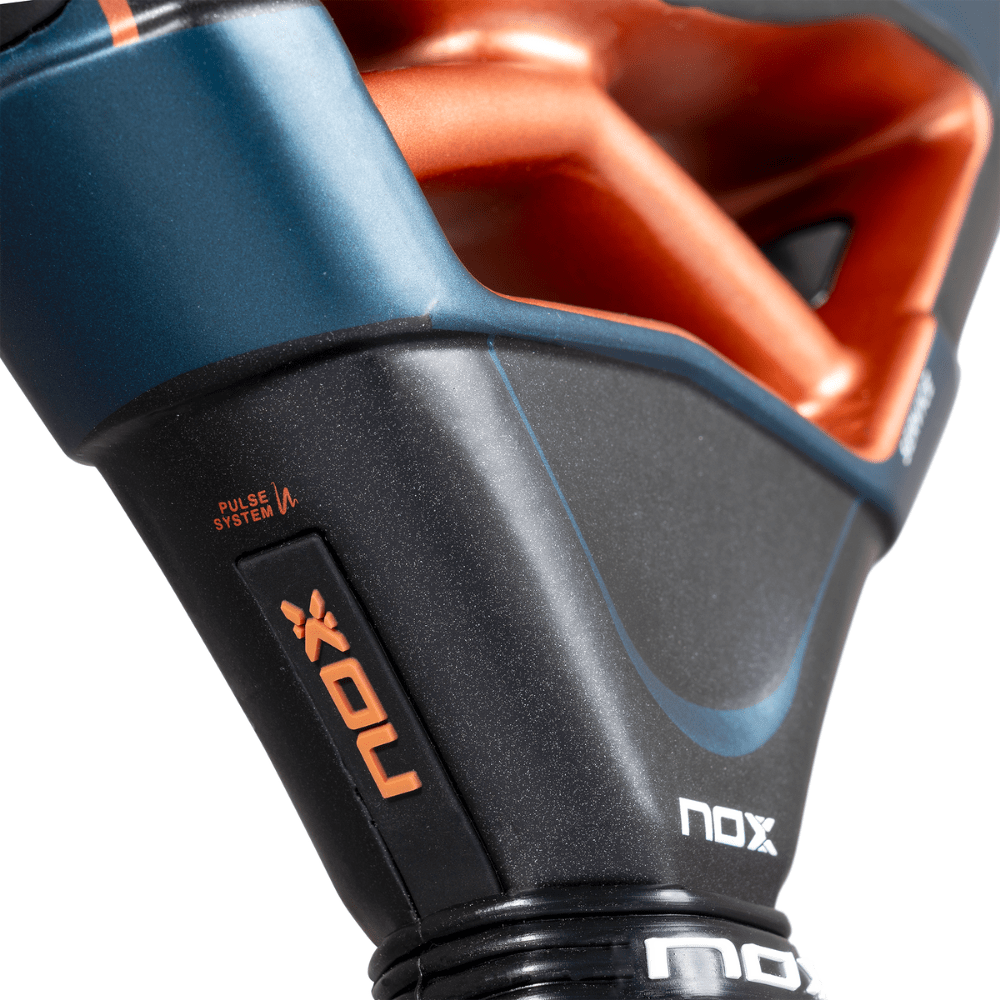 Pala de Padel At10 Genius Attack 18K Alum by Agustin Tapia 20258