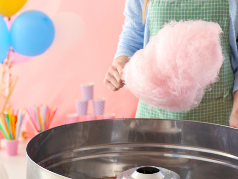 ¡Prepárate para deleitar a tus clientes con la textura y el sabor inigualables del algodón de azúcar!