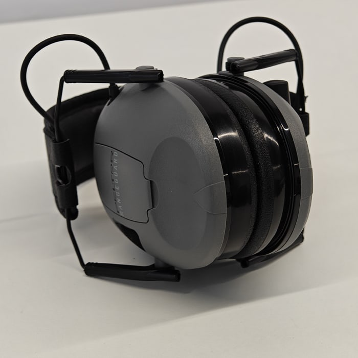 Peltor RangeGuard Electronic Earmuffs (NRR 21dB) Black and Gray1