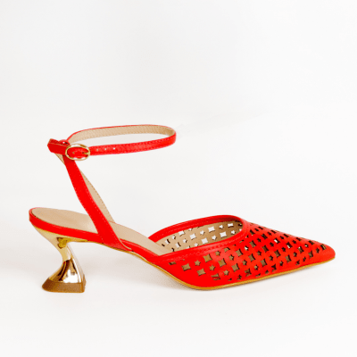 ZAPATO CUERO CALADO ROJO2