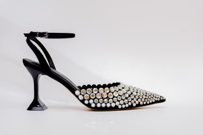 ZAPATO NEGRO PIEDRAS CRISTAL2