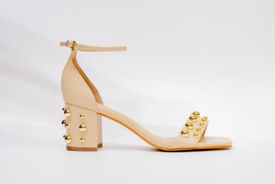 SANDALIA NUDE DETALLE ORO3